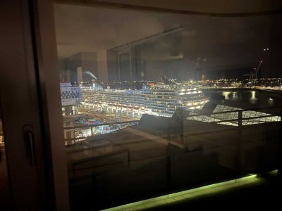 Hamburg-Hafencity - 11. Etage - Premiumlage - Elbblick - umlaufender überdachter Balkon - Tiefgarage