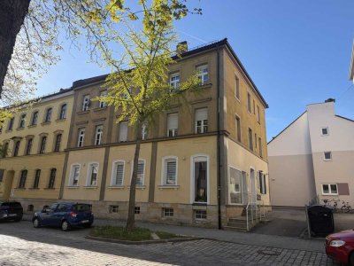 Geräumige Altbauwohnung in zentraler Lage