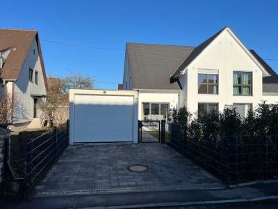 Exklusive Doppelhaushälfte von 2022 | KfW 55 | 5 Zimmer | Luxusausstattung | Ca.160 m² | Südterrasse