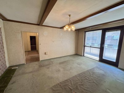 Charmante 3-Zimmer-Wohnung in 1140 Wien – Ihre Sanierungschance mit Loggia!
