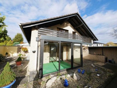 Charmante Doppelhaushälfte mit Wintergarten, Kamin und sonnigem Garten in Hövelhof