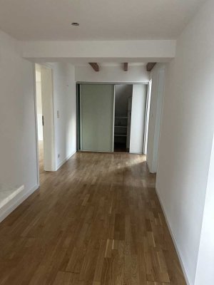 Renovierte 3,5 R Dachgeschosswohnung in GE-Buer