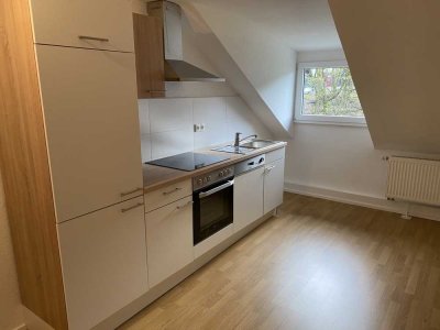 Charmante 1-Zimmer Dachgeschosswohnung mit EBK in Remscheid-Hasten