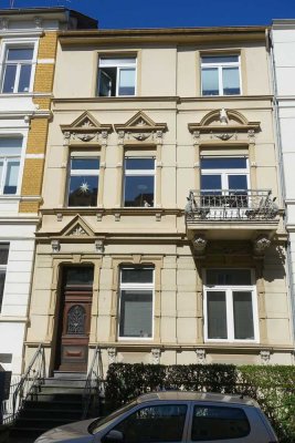 Musikerviertel ! TOPLAGE ! 2 Zimmer-Altbauwohnung mit Loggia
