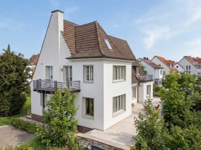 Form folgt Funktion. Raum folgt Vision. - Historische Bauhaus-Villa am Südhang von Schwabach