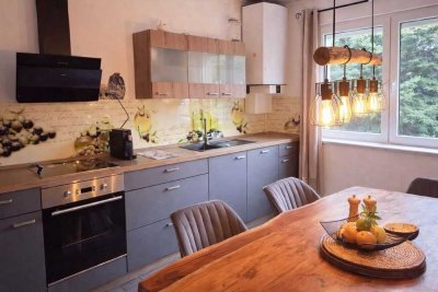 Vollmöbilierte 3-Zimmer Wohnung mit Balkon in Baden-Baden Innenstadt