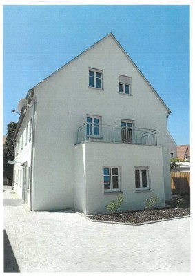 2-Zi. Nördlingen, EG , 50 m2 ,  mit Terrasse u. kleinem Garten, 1 Stellplatz