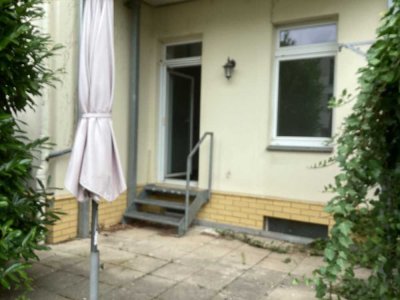 Renovierte Wohnung mit Wohnküche und Terrasse!