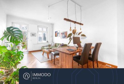 � Altbau-Traum mit Freiblick ins Grüne - helle 2 Zimmer Wohnung mit großem Süd-Ost Balkon