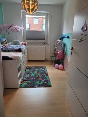 Exklusive, modernisierte 3-Raum-Hochparterre-Wohnung mit geh. Innenausstattung mit Balkon und EBK