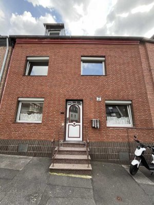Renoviertes Reihenhaus mit viel Platz und möglicher Einliegerwohnung