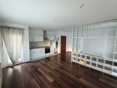 gut geschnittene, teilmöblierte 1-Zimmer-Hochparterre-Wohnung mit Balkon und EBK in Altrip