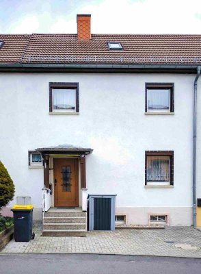 In beliebter Lage in Pirna-Copitz! Reihenhaus mit Keller und schönem Garten