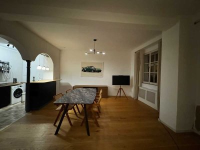 voll- möblierte charmante 3-Zimmer Loft-Wohnung in Augsburgs lebendiger Innenstadt