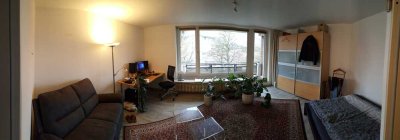 für Studenten&Pendler: helle 1-Zimmer Wohnung mit Balkon am Bf Schanz