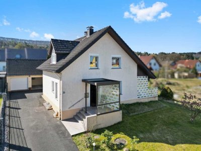 Gemütliches Zweifamilienhaus mit großem Grundstück in Detmold