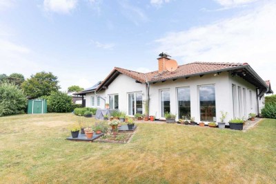 Einfamilienhaus in Feldrandlage mit herrlichem Weitblick und vielseitiger Nutzungsmöglichkeit