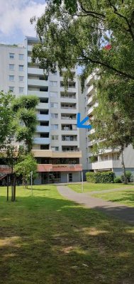 *Provisionsfreie* Köln-Junkersdorf barriefreie gut geschnittene 2 Zi. Whg mit Balkon & Stellplatz