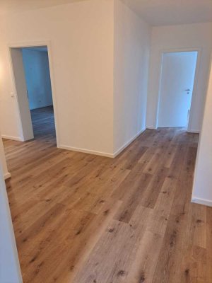EG Wohnung/Erstvermietung mit Terrasse