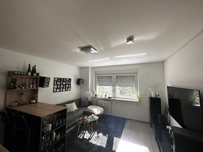 Sanierte Wohnung mit eineinhalb Zimmern und Einbauküche in Trier