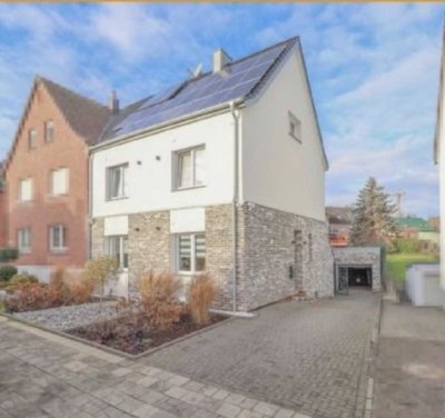 Gepflegtes Einfamilienhaus (Bj. 1929) in Übach-Palenberg mit Garage