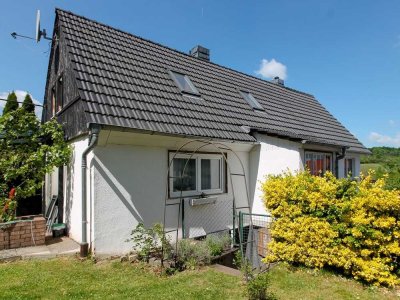 Modernisiertes Einfamilienhaus mit schönem Garten in Sinntal-Weiperz