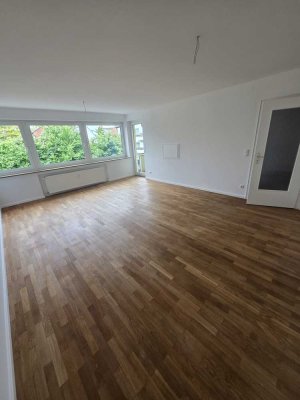 Frisch sanierte 3-Zimmer-Wohnung von privat mit 2 Balkonen und Stellplatz, sofort bezugsfrei
