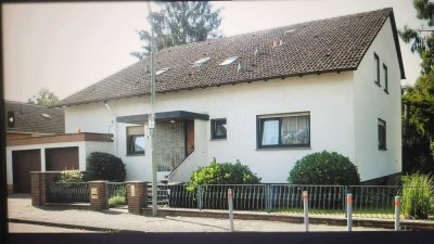 Freundliches Mehrfamilienhaus mit Doppelgarage