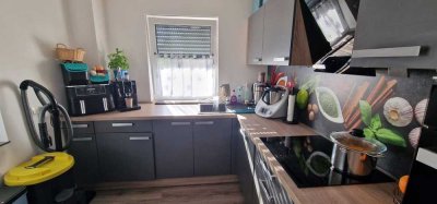 Schöne Wohnung mit Balkon und Einbauküche: Geschmackvolle 3-Raum-Wohnung mit geh. Innenausstattung