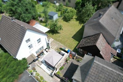 Zwei Wohnhäuser mit Garten – direkt in der Kernstadt Beverungen