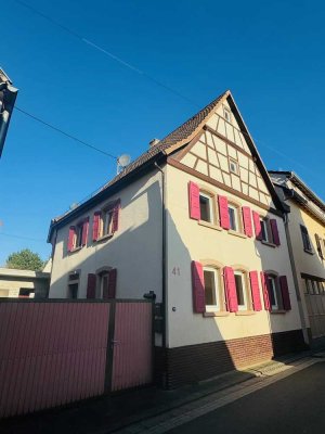 *** HAUS - 2 WOHNUNGEN - TEILVERMIETET ***