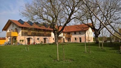 Wohnen wie im Urlaub. Traumhafte Wohnung mit Panoramablick u. Balkon.