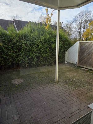 Renovierungsbedürftige 3-Zimmer Whg. mit Terrasse