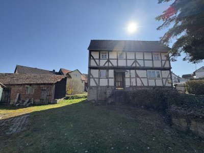 Zwei sanierungsbedürftige Tinyhäuser mit Scheune und Gartenland in Hitzerode