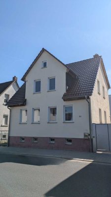 Geräumiges, saniertes Einfamilienhaus mit EBK in Klein-Karben