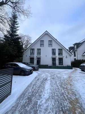 Charmante 3 Zimmer Maisonette-Wohnung mit hochwertiger Ausstattung & Terrasse in Wellingsbüttel