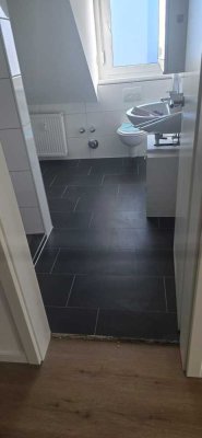 frisch renoviertes Appartement im Dachgeschoss mit Balkon in Leverkusen Quettingen