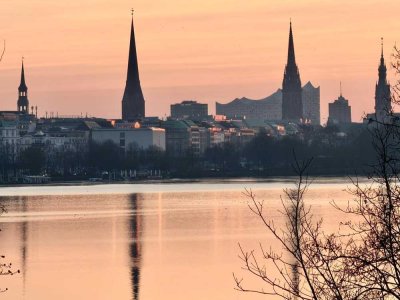 Einmalige Lage. Einmalige Gelegenheit. Exlusive Villa mit unverbaubarem Alsterblick A+