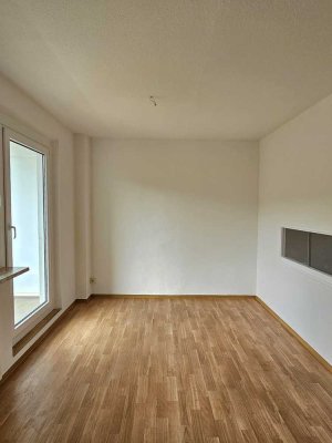 2-Raumwohnung mit Dusche und Balkon in Döbeln Nord