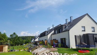 Sparen Sie bis zu 30% Energiekosten // RH / Whg. in Crimmitschau, Bebelstraße/inkl. Kaminofen