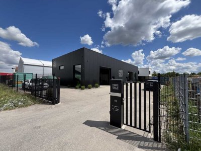 Villenanwesen mit Designerhalle