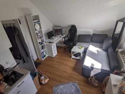 Attraktive 1-Raum-Dach-Wohnung in Lüneburg-Ostpreußenring (am besten für eine bis zwei Personen)