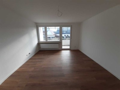 Helle, vollständig renovierte 3-Zimmer-Wohnung im OG mit Balkon in Bissingen-Teck
