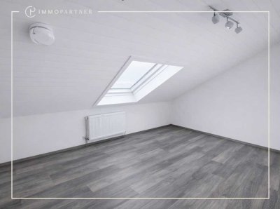 Frisch renovierte 2-Zi-DG Wohnung mit neuer EBK