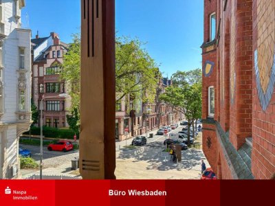 Wiesbaden: 4-Zimmer-Stilaltbauwohnung im Feldherrenviertel!
