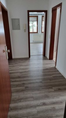 Ruhige 2,5-Zimmer-Wohnung mit Balkon und TG-Stellplatz in Stuttgart-Uhlbach