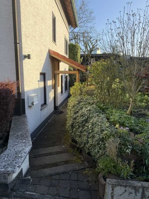 1 Zimmer Einliegerwohnung mit Stellplatz, Fußbodenheizung & eigenem Eingang – ab sofort verfügbar!