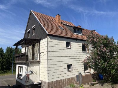 Platz für die ganze Familie - Zweifamilienhaus mit Garten & Stellplätzen