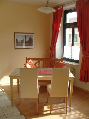 Freundliche, teilmöblierte 2-Zimmer-Wohnung mit Wohnküche in Leipzig-Reudnitz – Parknähe