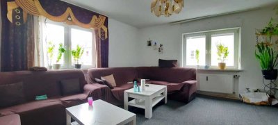 Attraktives Mehrfamilienhaus in Amberg: 3 Wohnungen und 1 Gewerbeeinheit. Ideal für Investoren!